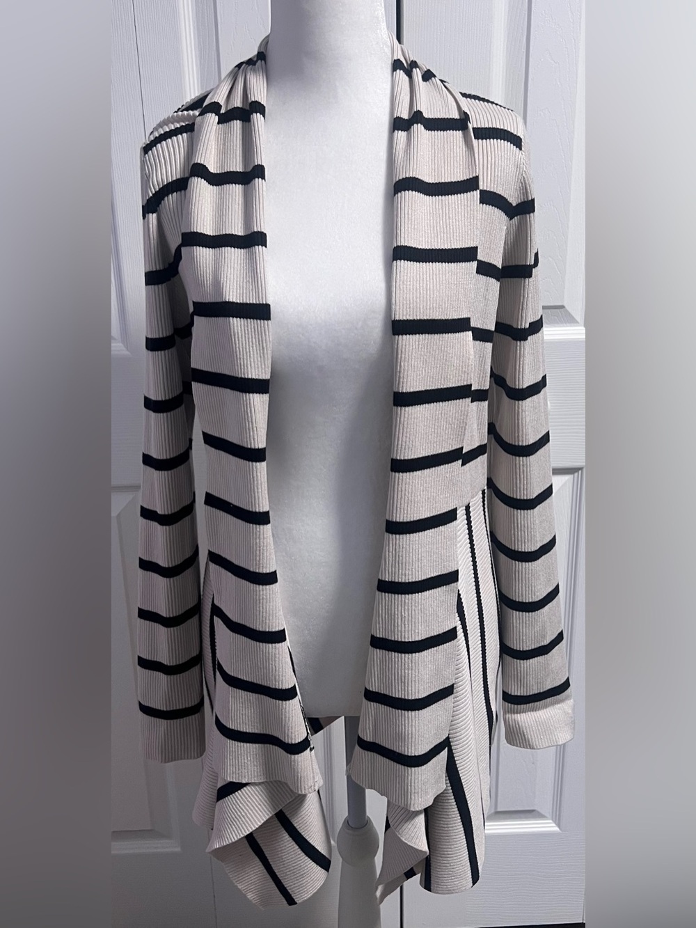 Carmen Marc Valvo Black & White Striped Ribbed Open Front Cardigan